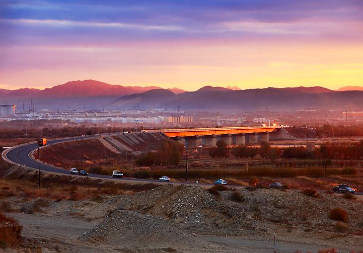 乌海，草原明珠中的学习力量与励志篇章